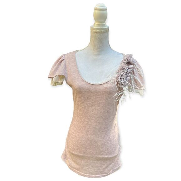 ANTHROPOLOGIE LULUMARI FLOWER FEATHER EMBELLISHED SHORT SLEEVE RUCHED TOP MEDIUM - Picture 5 of 15